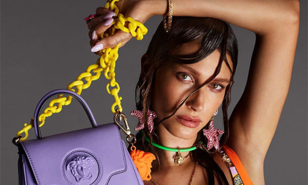 Модный дайджест: от Хейли Бибер в кампании Versace до самой стильной собаки