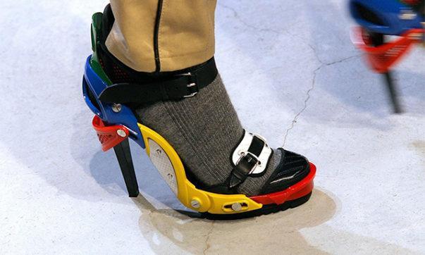 Феномен ugly shoes: как уродливая, нелепая и смешная обувь всегда становится модной